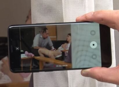 sex cu bự Bị bà xã của tiền bối gạ tình khi ở lại ngủ nhờ nhà sếp