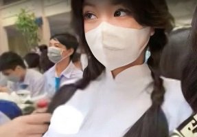 nghe đọc truyện sex,sex trung.quốc,sex gái xinh việt Em nhân viên quán cơm 18 tuổi nghỉ việc sang đóng jav còn ngại ngùng trước máy quay