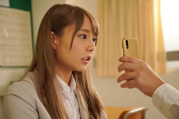 phim sex không che viet nam Học trò sử dụng điện thoại thôi miên cô giáo thực tập